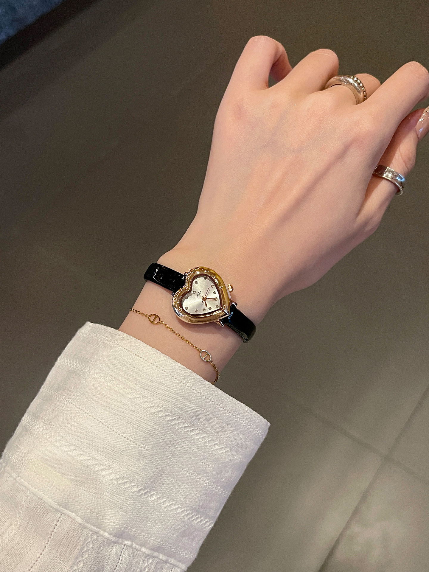Light Luxury Compact Watch for - Open Heart Watch recensione e prezzo