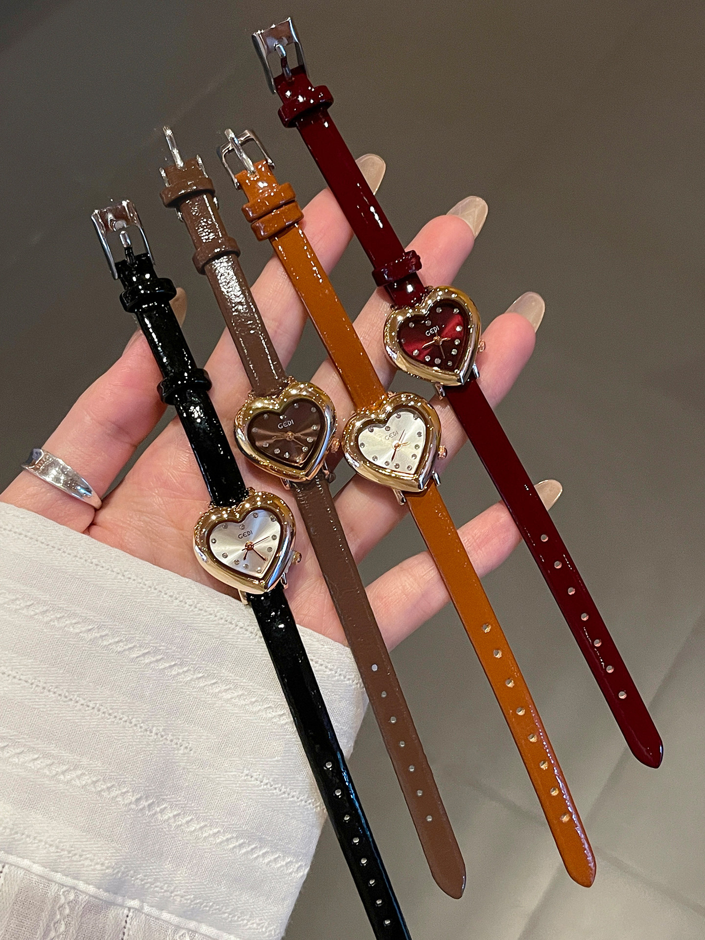 Light Luxury Compact Watch for - Open Heart Watch recensione e prezzo
