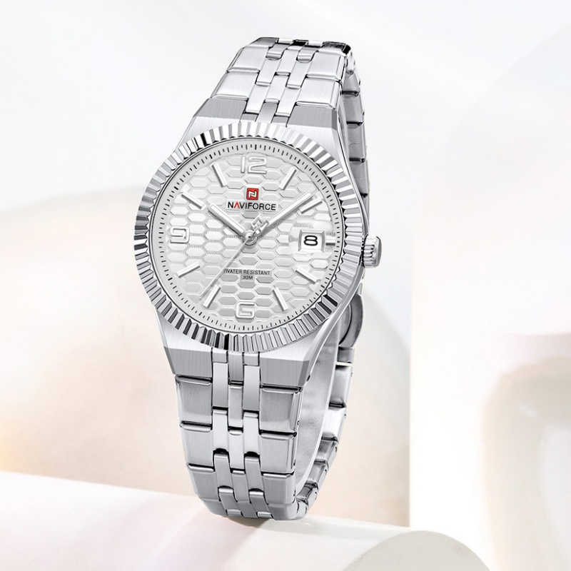 NAVIFORCE NF5079 Women Quartz  - Luxury Watch Black recensione e prezzo