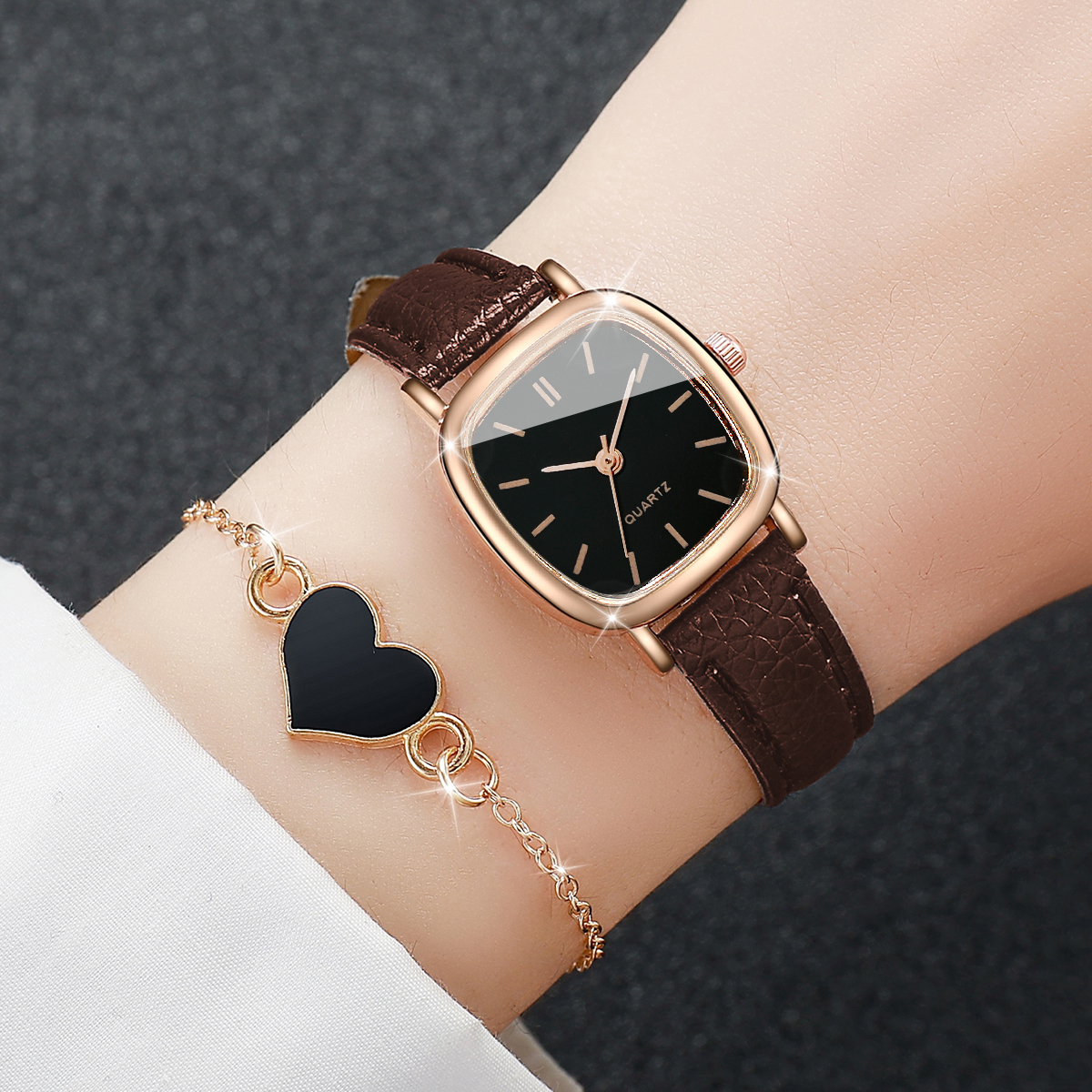 2PCS/Set Fashion Square Women  - Open Heart Watch recensione e prezzo