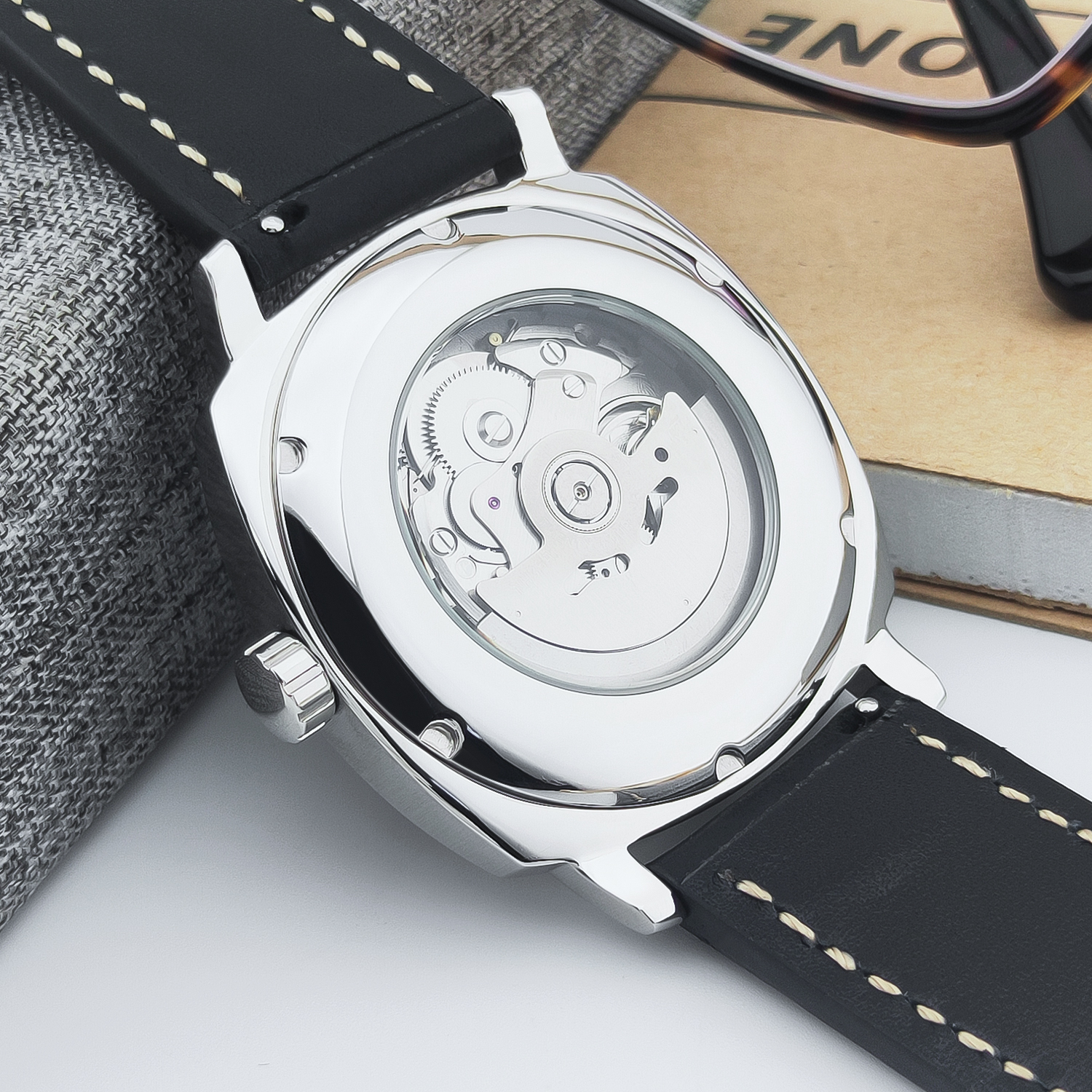 CUSTOM 42MM Stainless Steel Sa - Luxury Watch Display recensione e prezzo