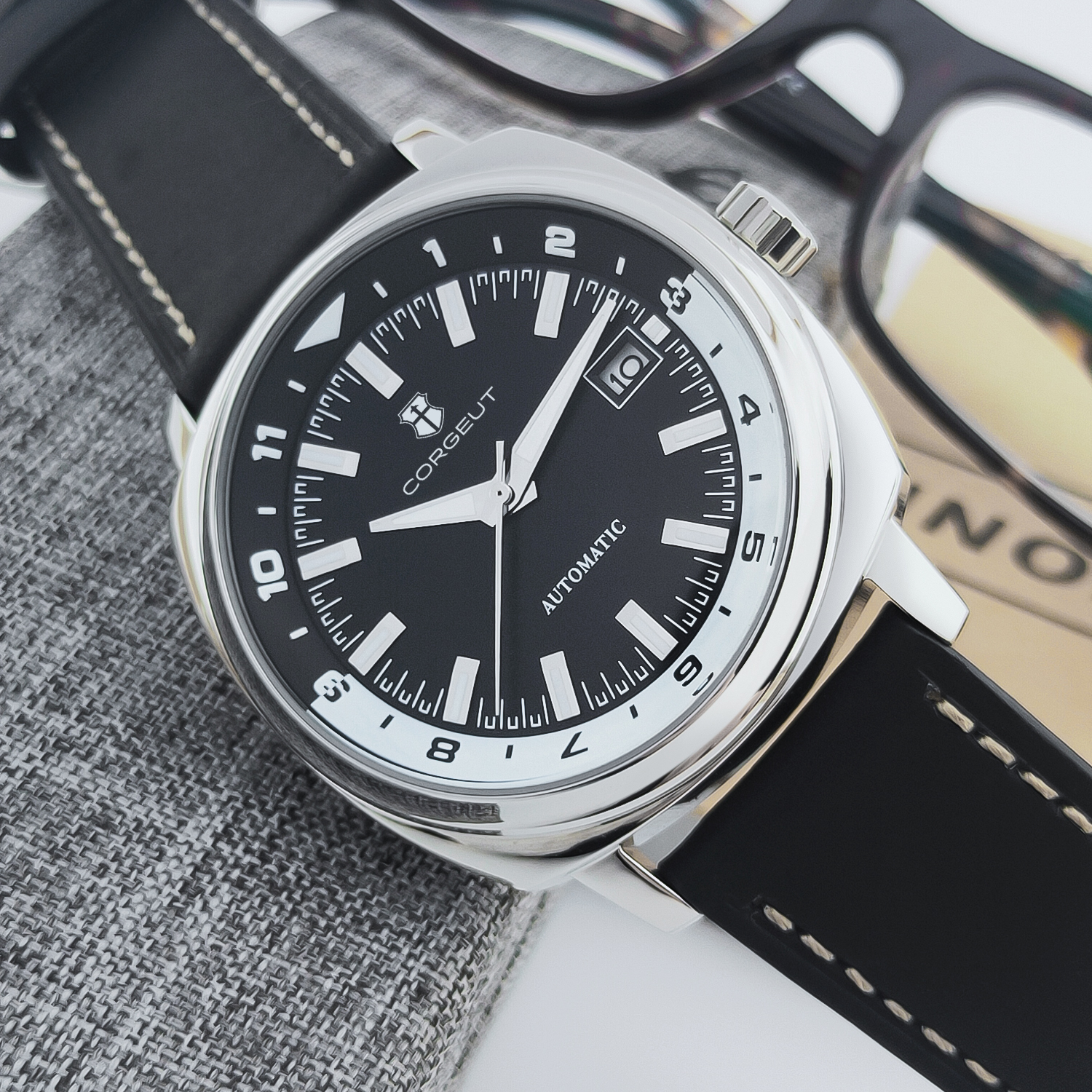 CUSTOM 42MM Stainless Steel Sa - Luxury Watch Display recensione e prezzo